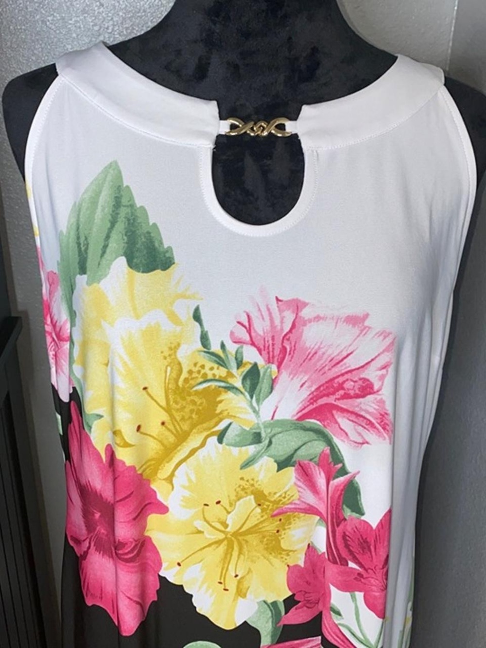 Women’s White Floral Sleeveless Shell Top - Pink & Yellow Floral